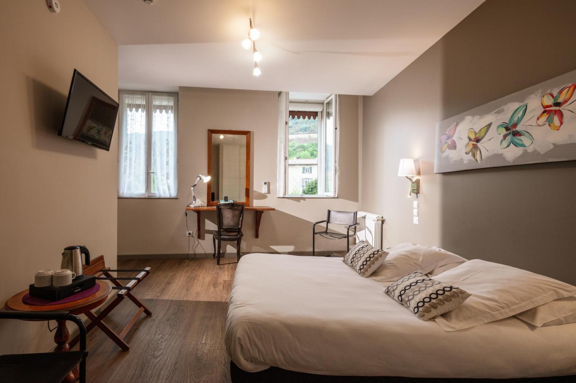 Logis Hotel Restaurant De La Paix Lodève Εξωτερικό φωτογραφία