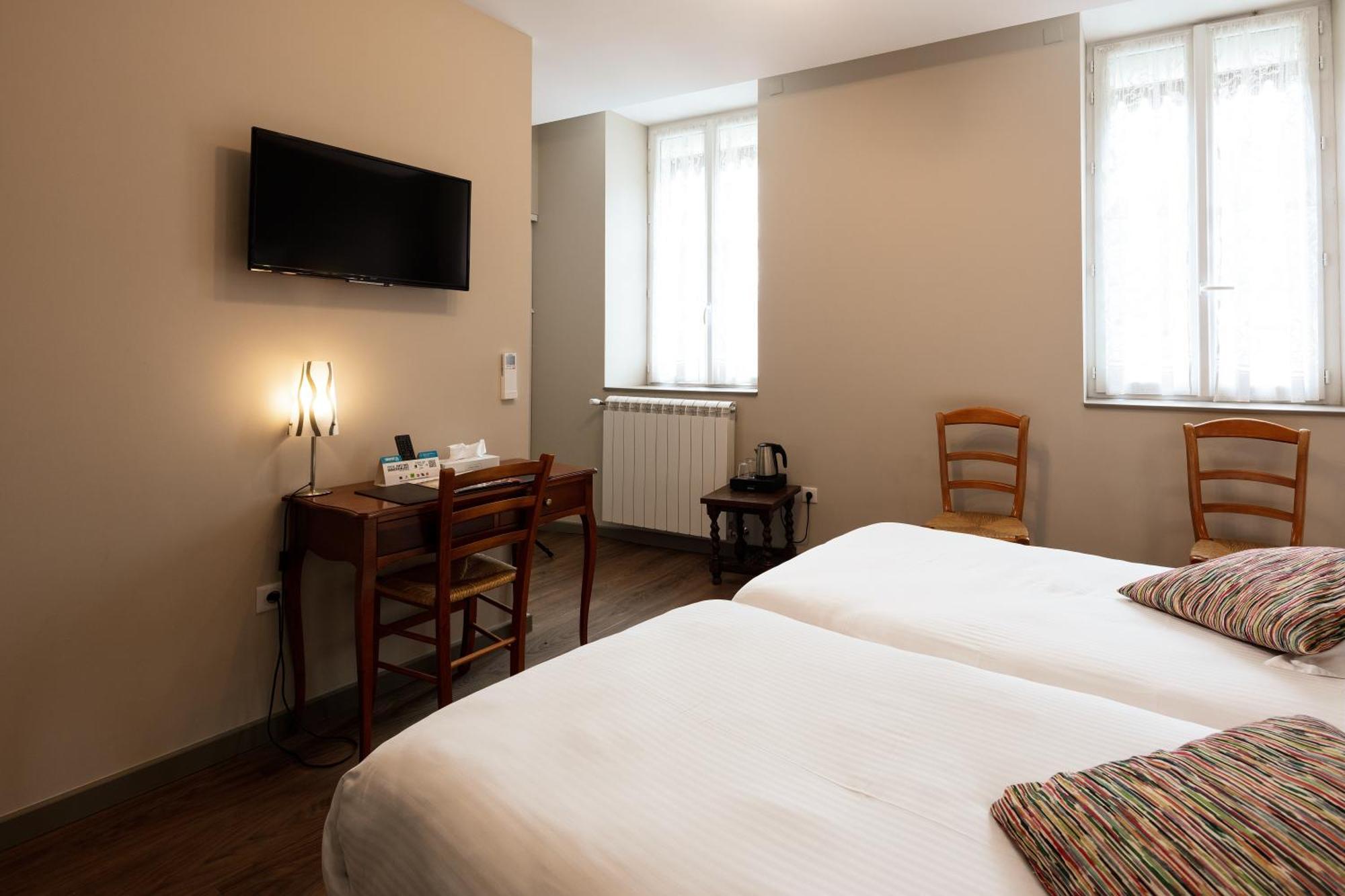 Logis Hotel Restaurant De La Paix Lodève Εξωτερικό φωτογραφία