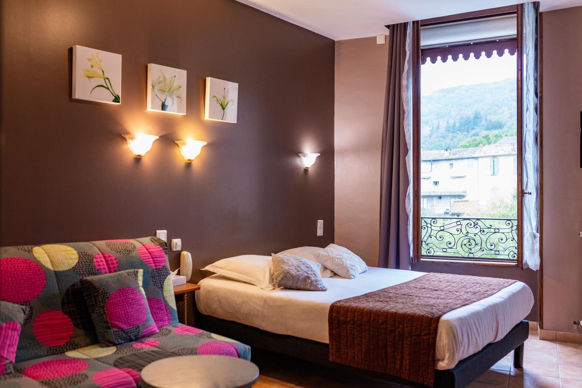 Logis Hotel Restaurant De La Paix Lodève Εξωτερικό φωτογραφία