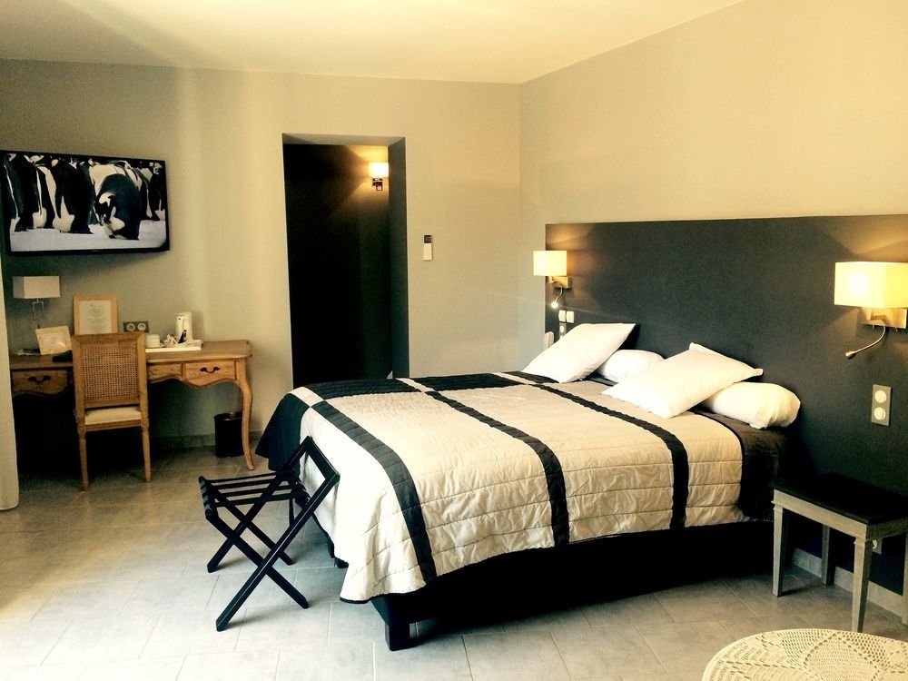 Logis Hotel Restaurant De La Paix Lodève Εξωτερικό φωτογραφία