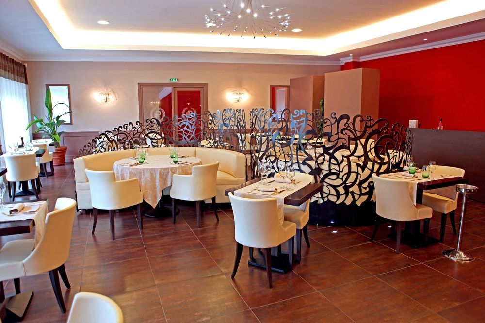 Logis Hotel Restaurant De La Paix Lodève Εξωτερικό φωτογραφία