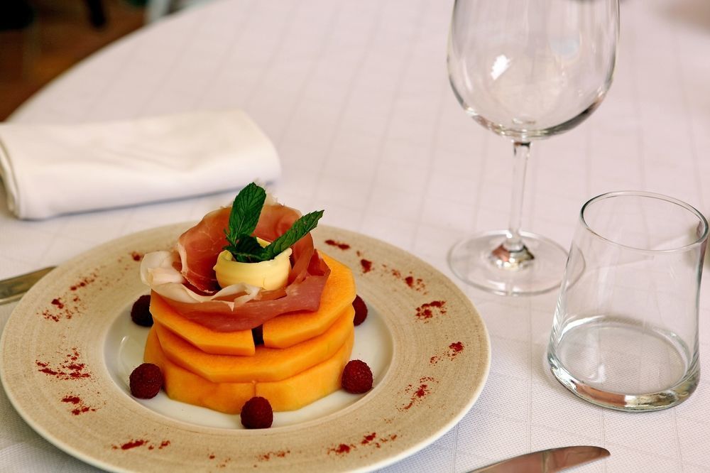 Logis Hotel Restaurant De La Paix Lodève Εξωτερικό φωτογραφία