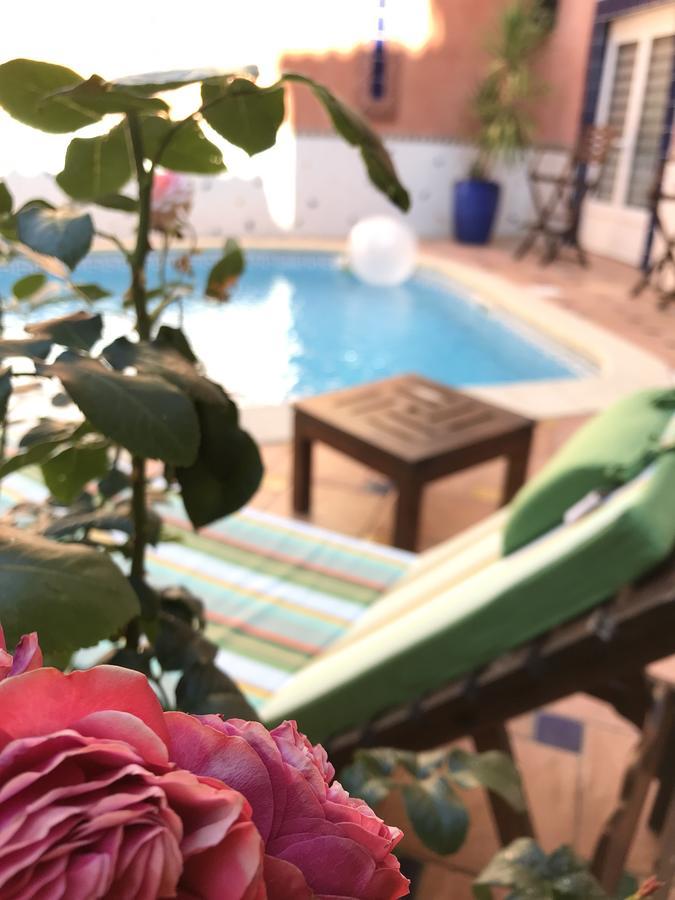 Logis Hotel Restaurant De La Paix Lodève Εξωτερικό φωτογραφία