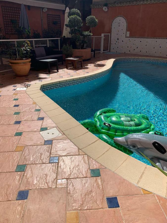Logis Hotel Restaurant De La Paix Lodève Εξωτερικό φωτογραφία