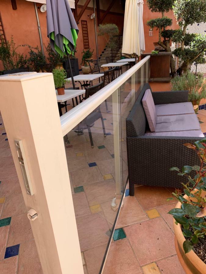 Logis Hotel Restaurant De La Paix Lodève Εξωτερικό φωτογραφία