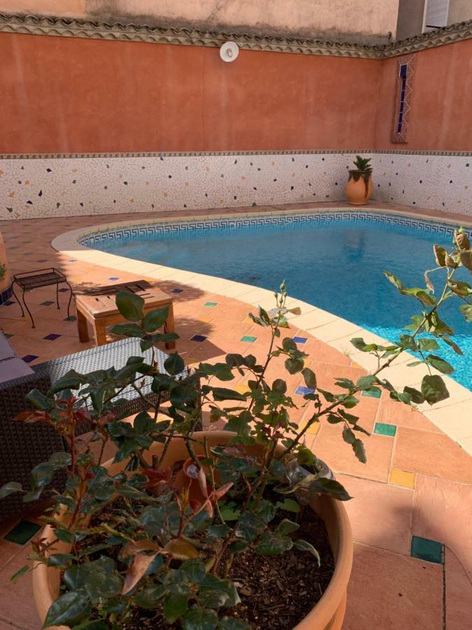 Logis Hotel Restaurant De La Paix Lodève Εξωτερικό φωτογραφία